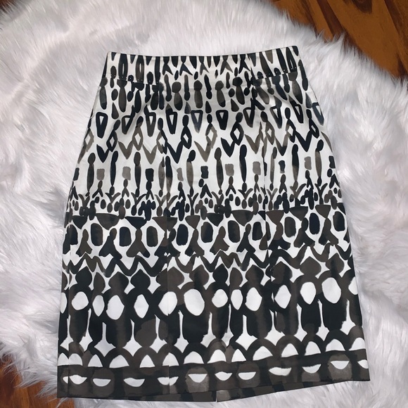 Ellie Tahari skirt. - Picture 1 of 2